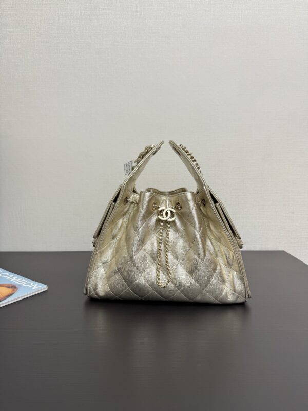 25 Advanced Handicraftshop Series CHANEL 25 small handbag