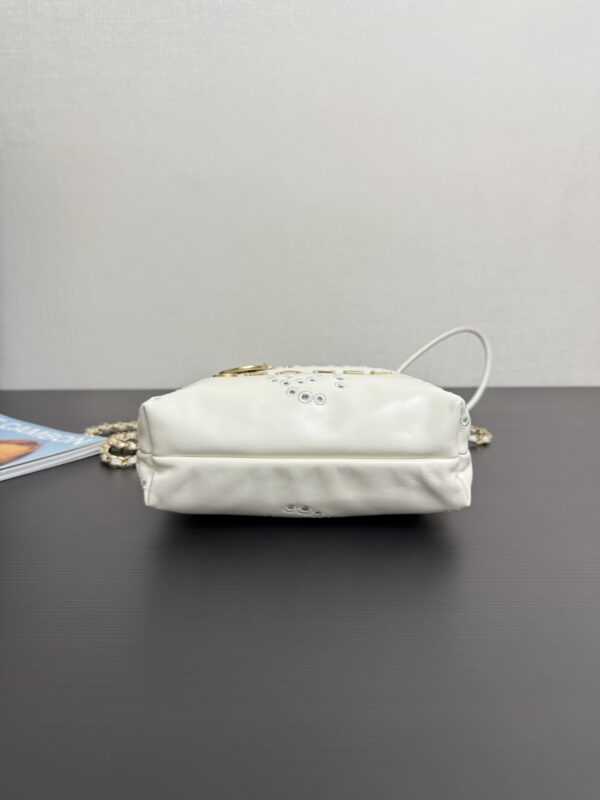 2025 Spring and Summer Preview Series CHANEL 22 Mini Handbag